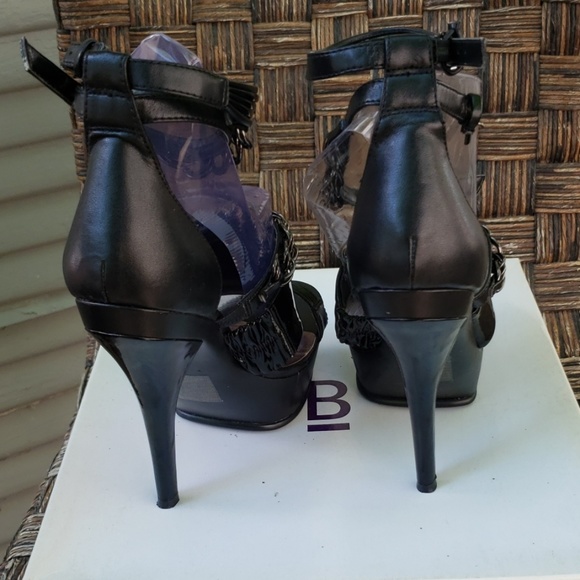❤HP❤️ Bakers "Candi" Heels - Picture 5 of 8
